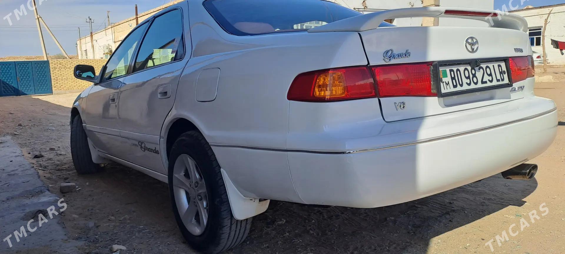 Toyota Camry 1998 - 150 000 TMT - Дарганата - img 6