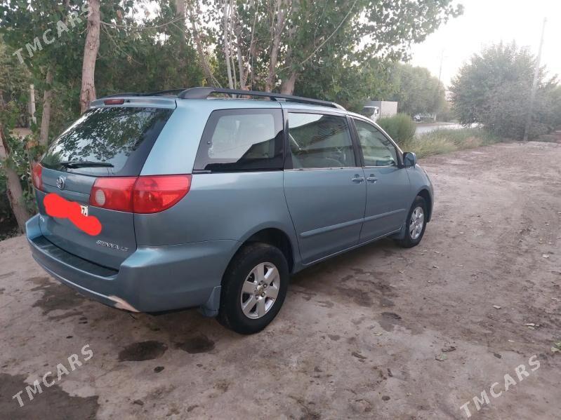 Toyota Sienna 2009 - 235 000 TMT - Кёнеургенч - img 3