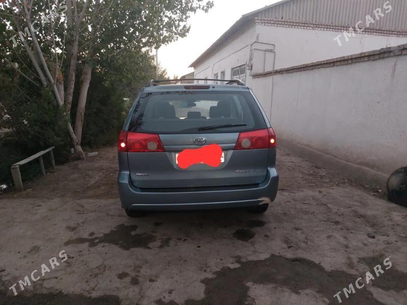 Toyota Sienna 2009 - 235 000 TMT - Кёнеургенч - img 5