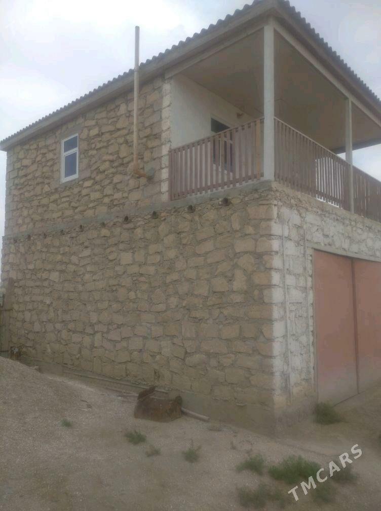 JAY HOWLY - Esenguly - img 3