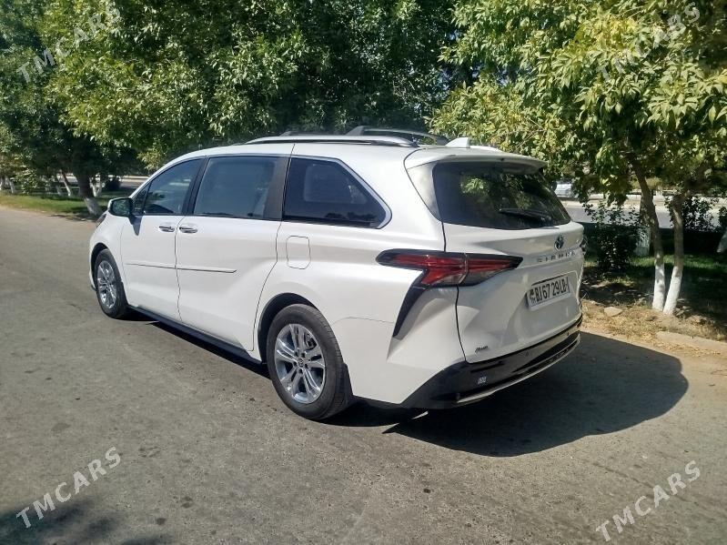Toyota Sienna 2023 - 800 000 TMT - Туркменабат - img 2