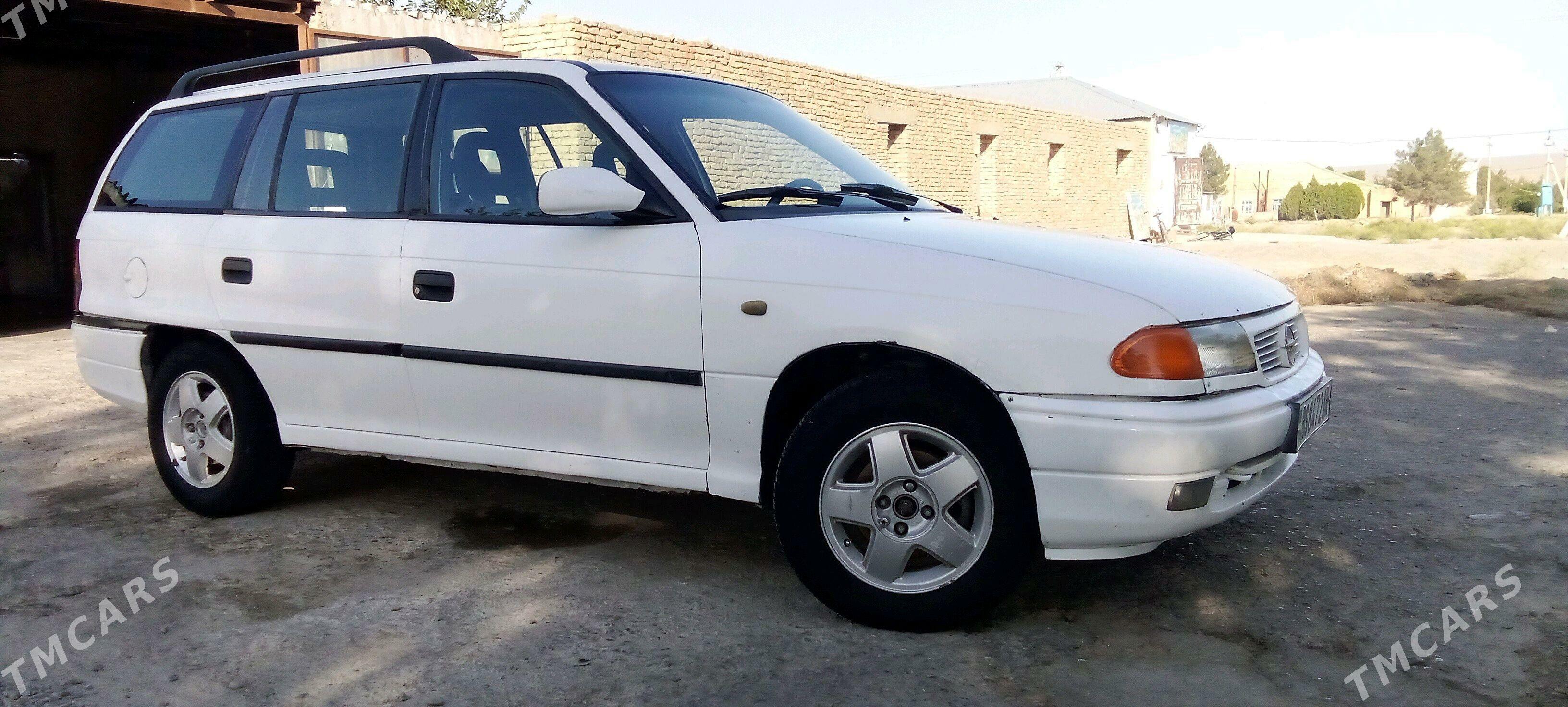 Opel Astra 1996 - 45 000 TMT - Bäherden - img 4