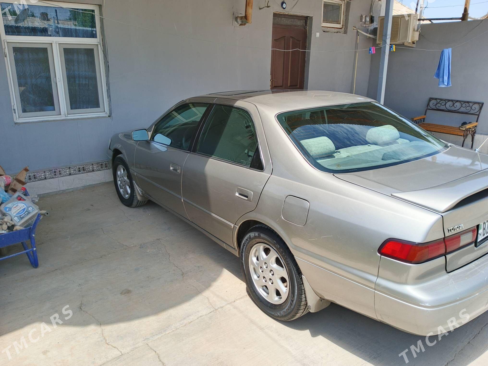 Toyota Camry 1998 - 140 000 TMT - Байрамали - img 3