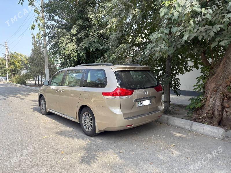 Toyota Sienna 2011 - 305 000 TMT - Ким район - img 4