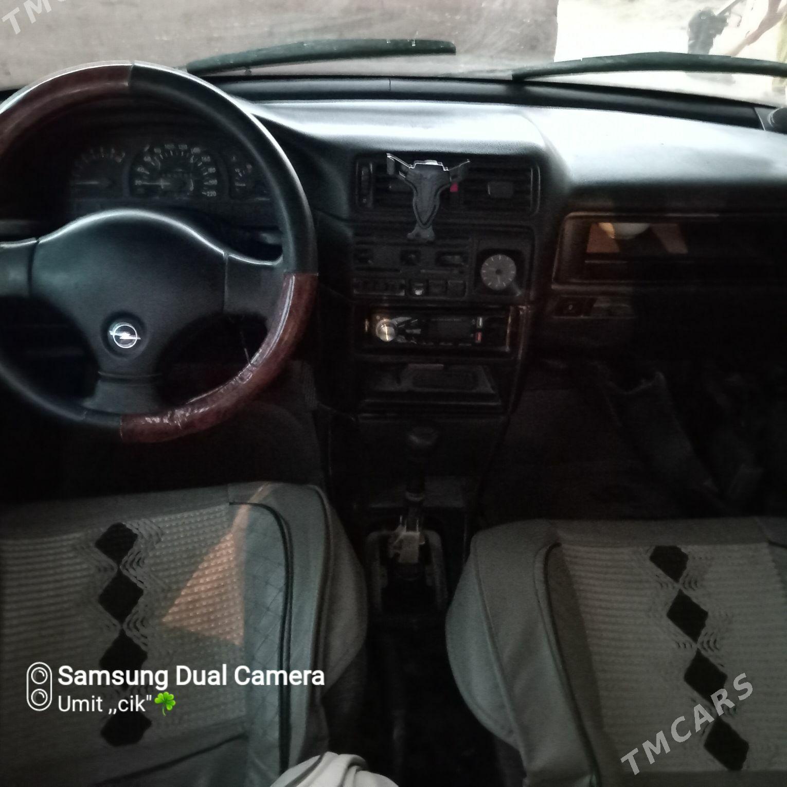 Opel Vectra 1992 - 35 000 TMT - Farap - img 3