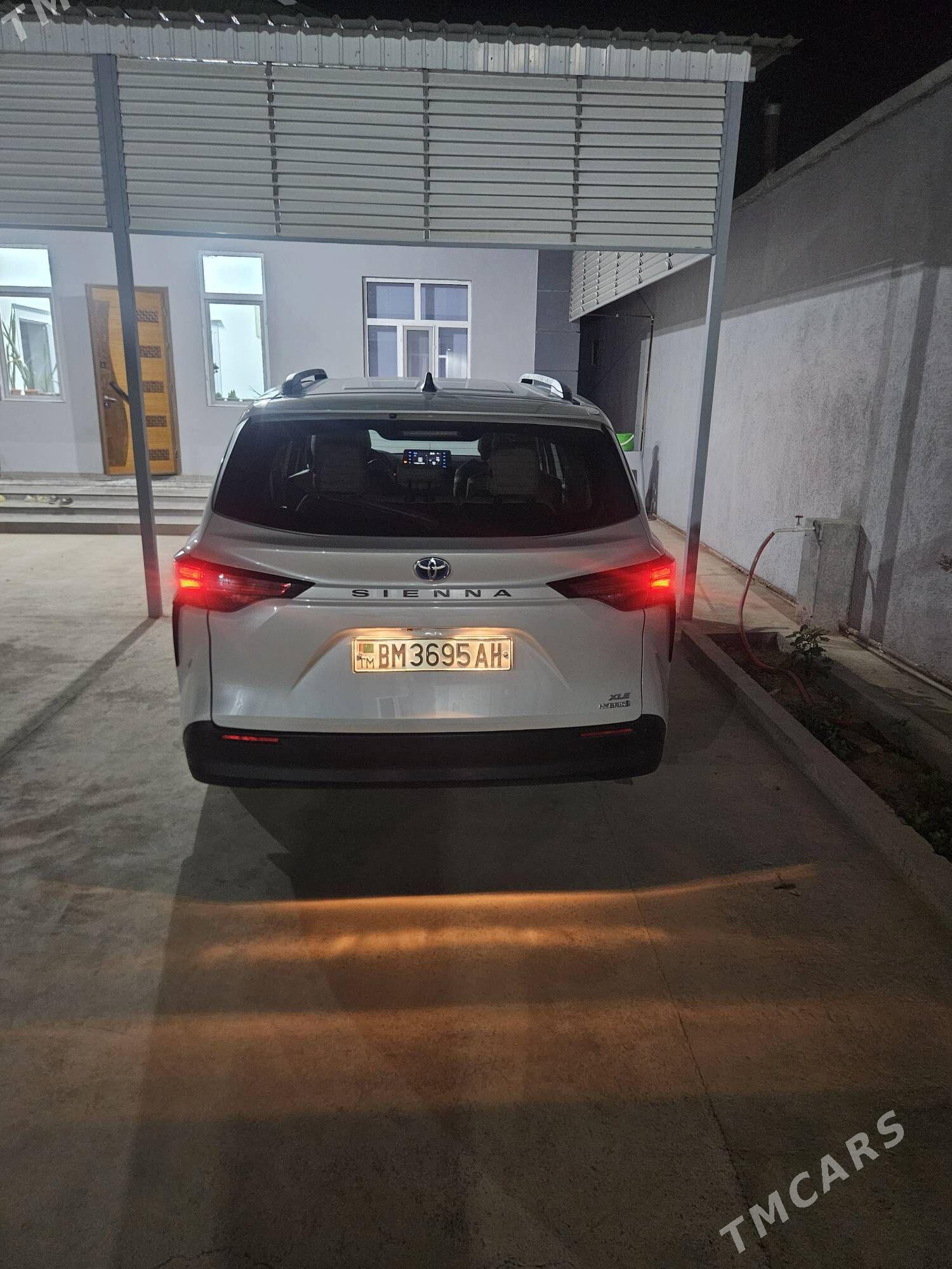 Toyota Sienna 2022 - 700 000 TMT - Ак-Бугдайский этрап - img 2