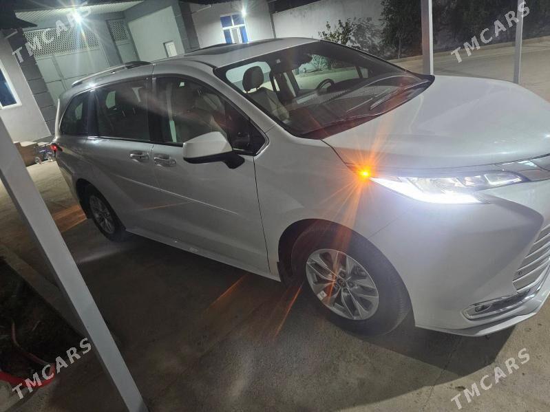 Toyota Sienna 2022 - 700 000 TMT - Ак-Бугдайский этрап - img 3
