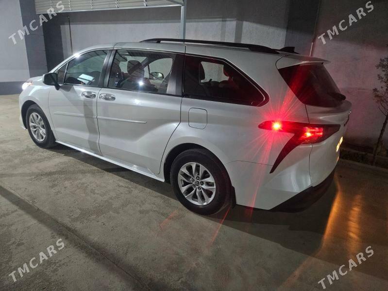 Toyota Sienna 2022 - 700 000 TMT - Ак-Бугдайский этрап - img 1