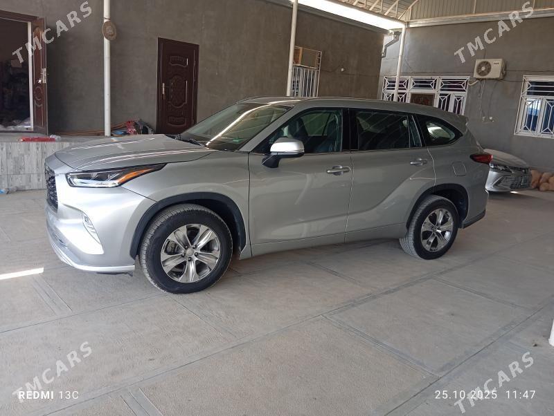 Toyota Highlander 2021 - 585 000 TMT - Мары - img 4