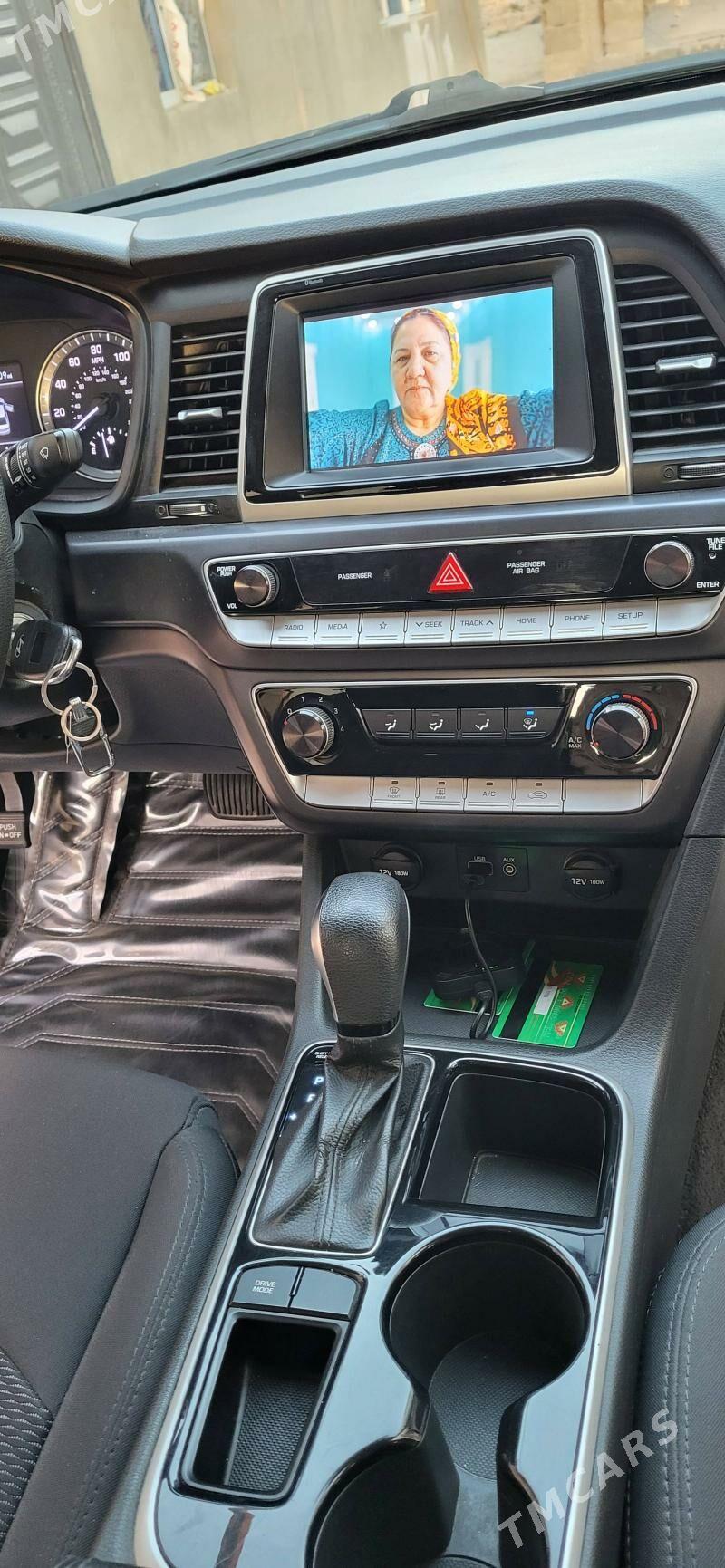 Hyundai Sonata 2019 - 210 000 TMT - Büzmeýin - img 6