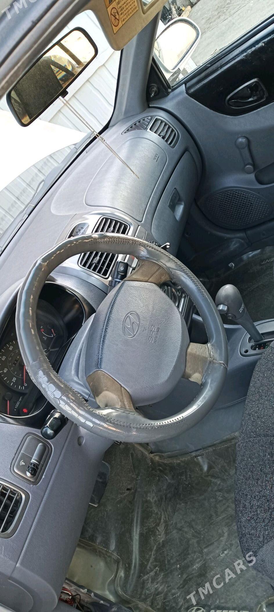 Hyundai Accent 2002 - 44 000 TMT - Байрамали - img 5