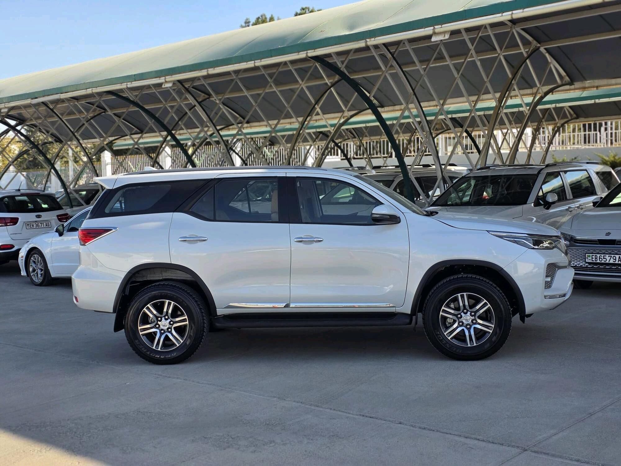 Toyota Fortuner 2024 - 685 000 TMT - 11 мкр - img 2