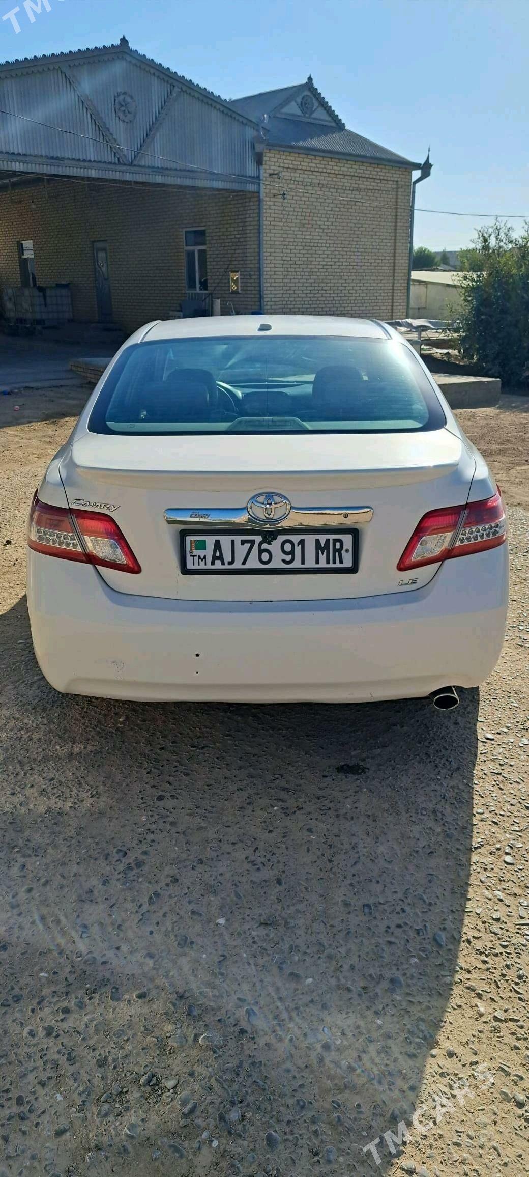 Toyota Camry 2011 - 180 000 TMT - Мургап - img 5