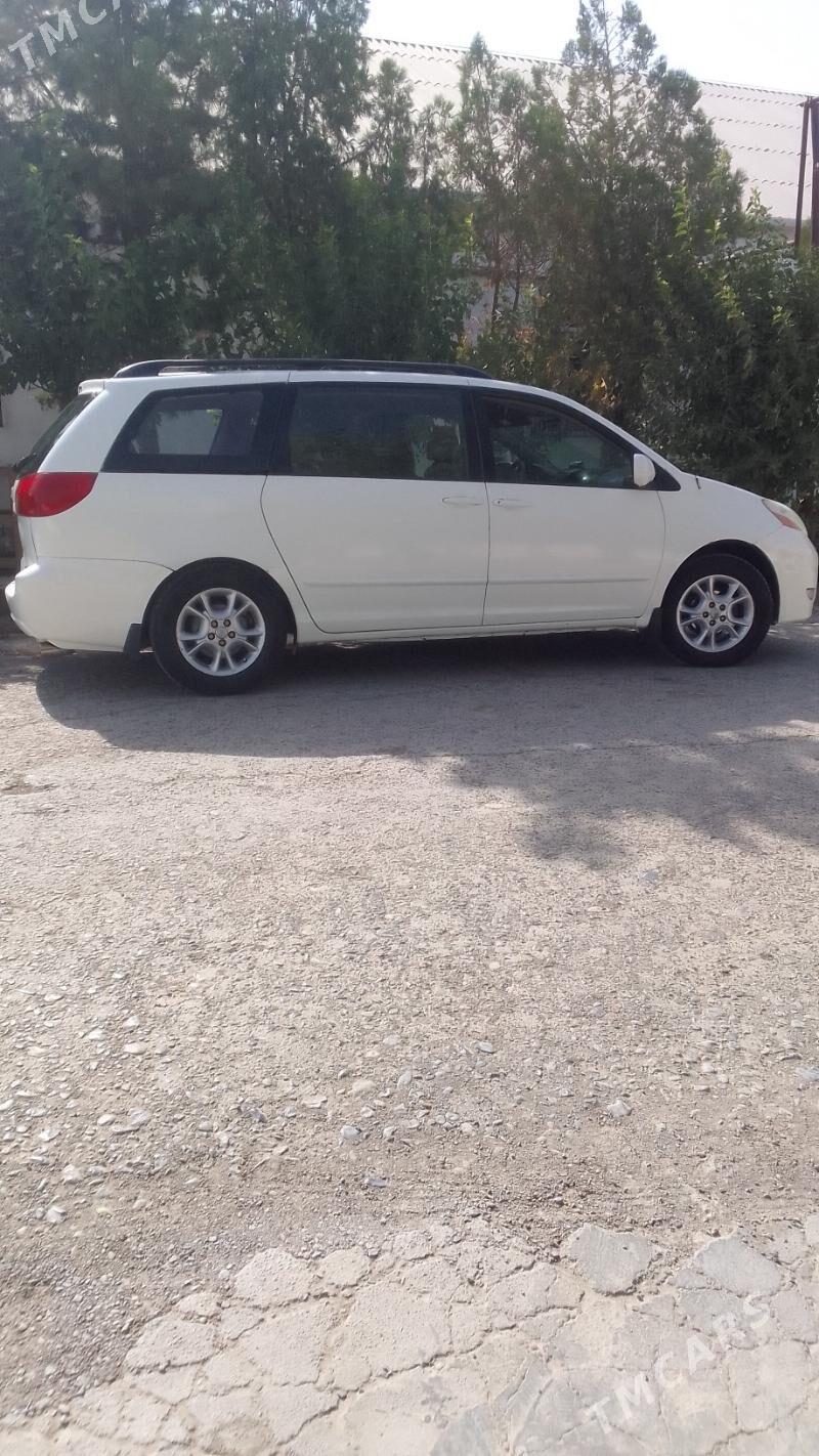 Toyota Sienna 2005 - 190 000 TMT - Койтендаг - img 1
