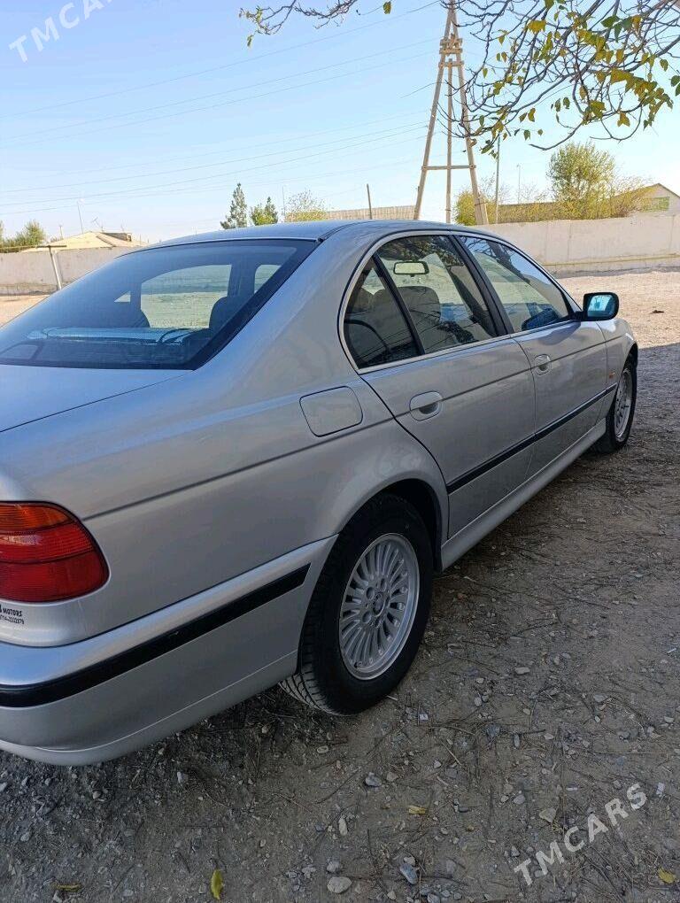 BMW E39 2000 - 95 000 TMT - Гызыларбат - img 1