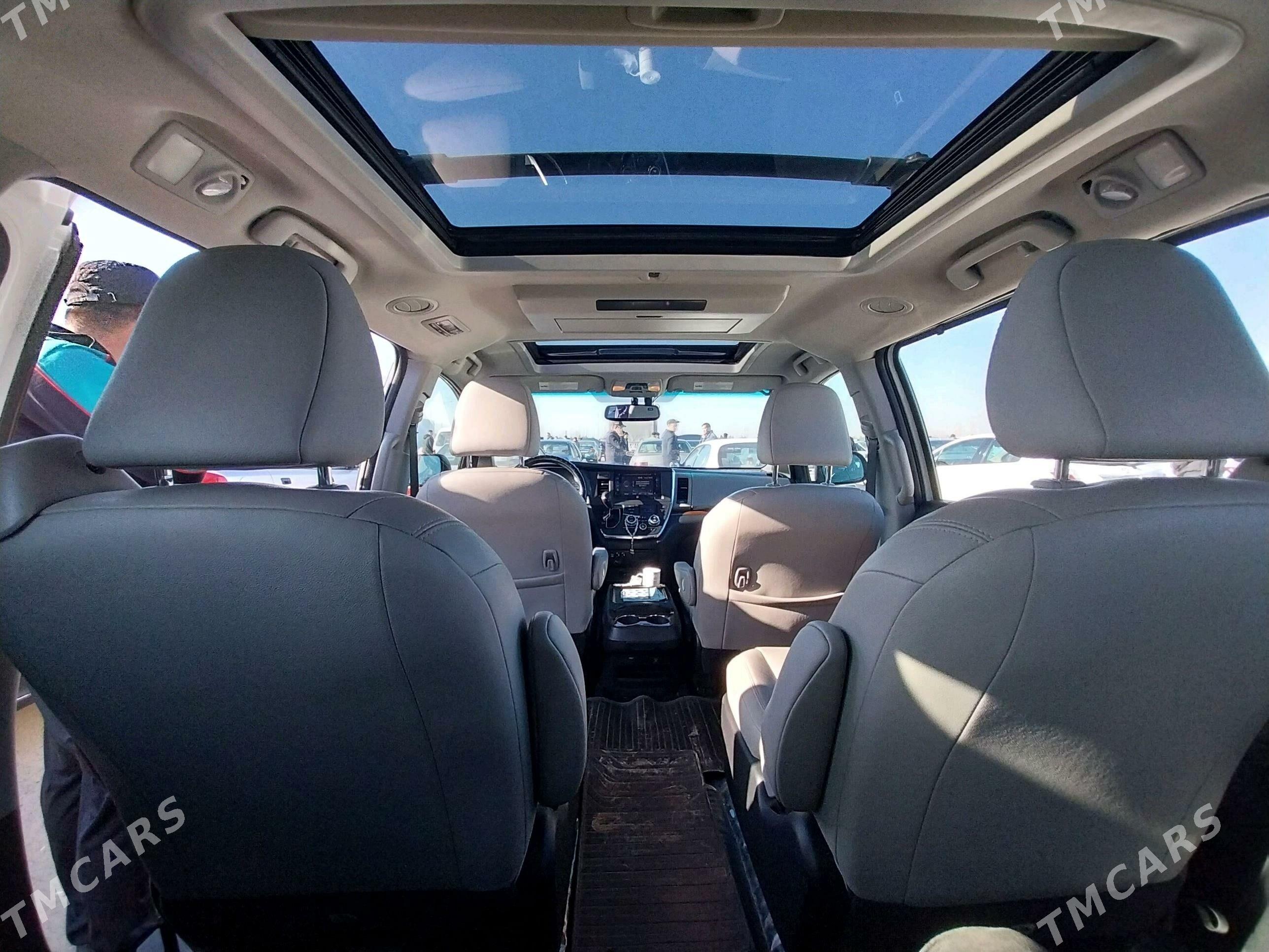 Toyota Sienna 2017 - 500 000 TMT - Дашогуз - img 6