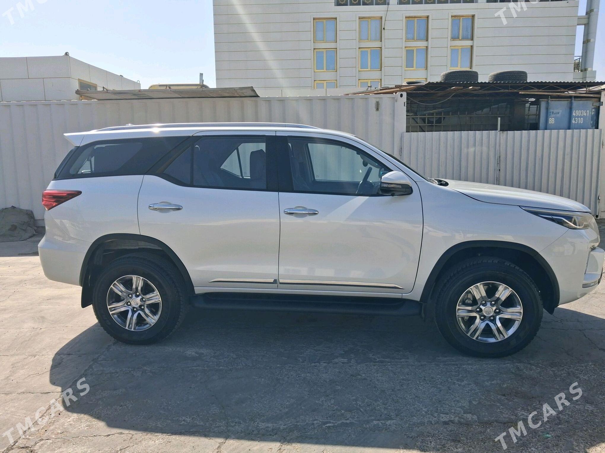 Toyota Fortuner 2025 - 640 000 TMT - Туркменабат - img 3