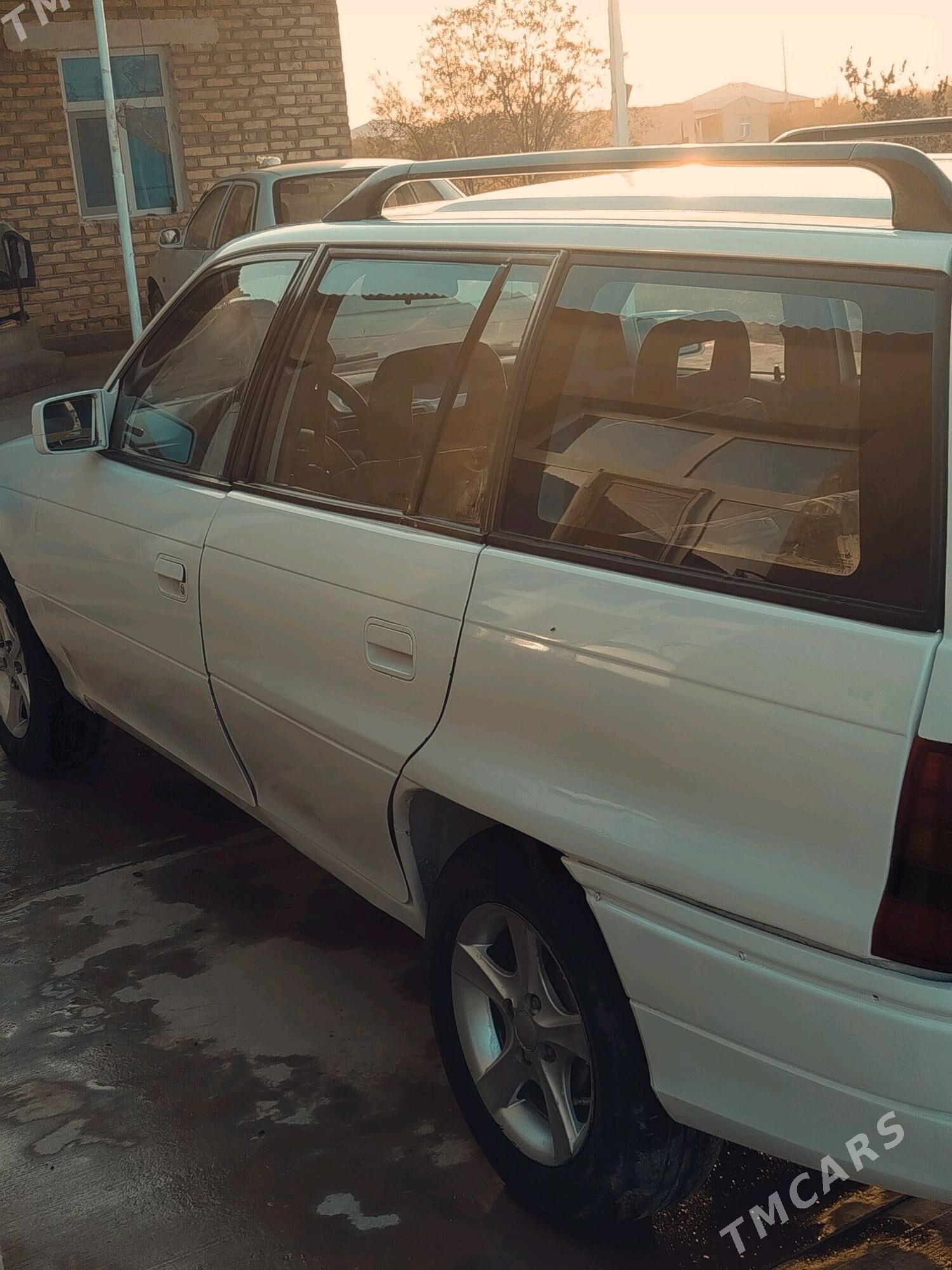 Opel Astra 1991 - 30 000 TMT - Мары - img 3