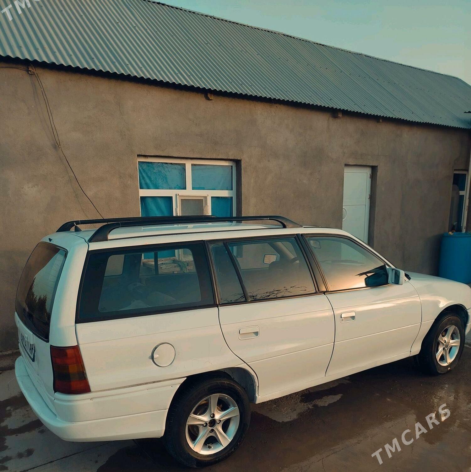 Opel Astra 1991 - 30 000 TMT - Мары - img 1