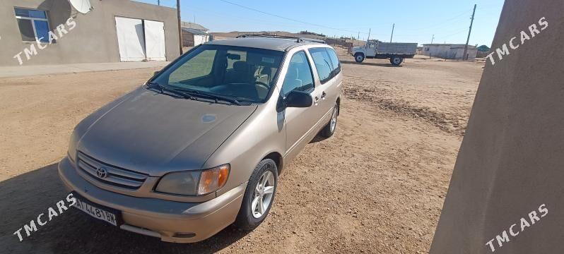 Toyota Sienna 2001 - 160 000 TMT - Балканабат - img 4