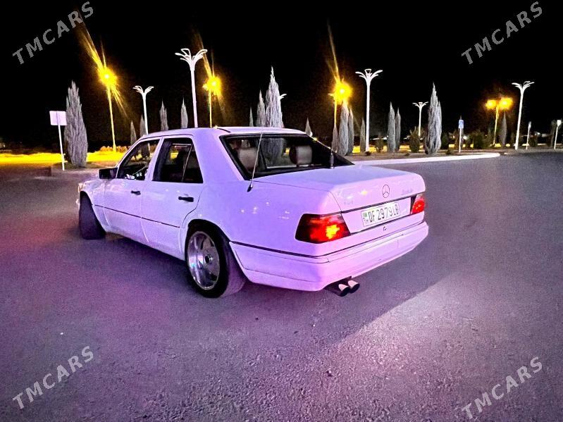Mercedes-Benz 300E 1989 - 70 999 TMT - Туркменабат - img 3