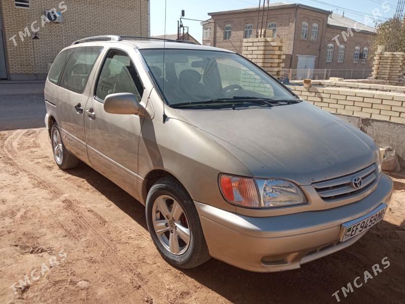 Toyota Sienna 2000 - 165 000 TMT - Mary - img 4