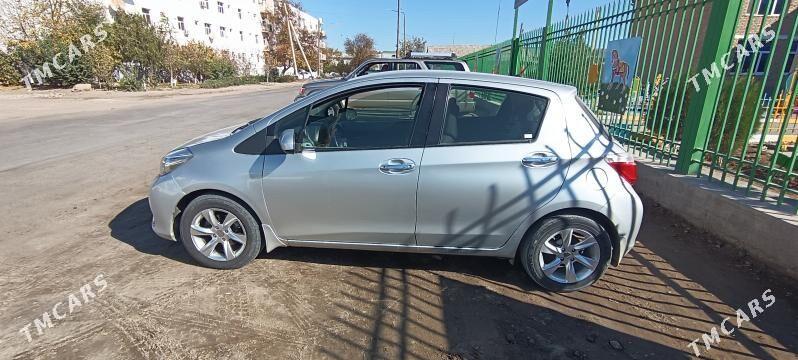 Toyota Yaris 2013 - 130 000 TMT - Шабатский этрап - img 4