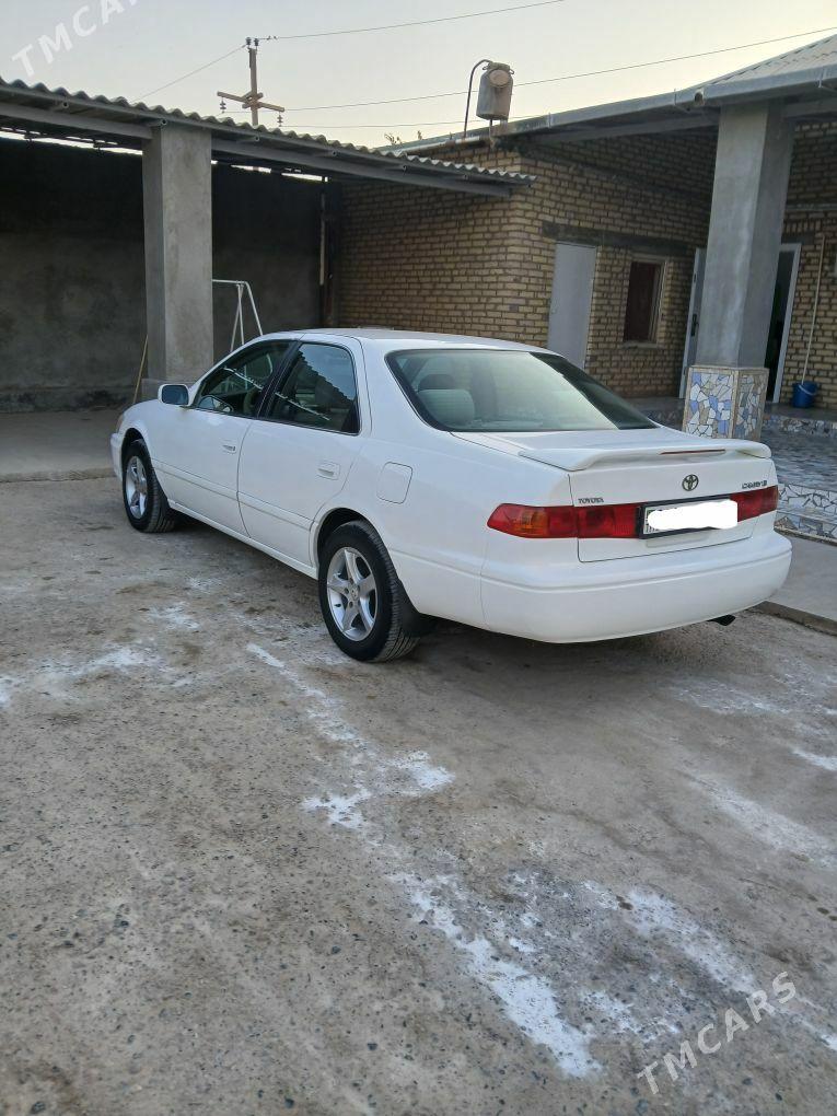 Toyota Camry 2001 - 122 000 TMT - Теджен - img 3