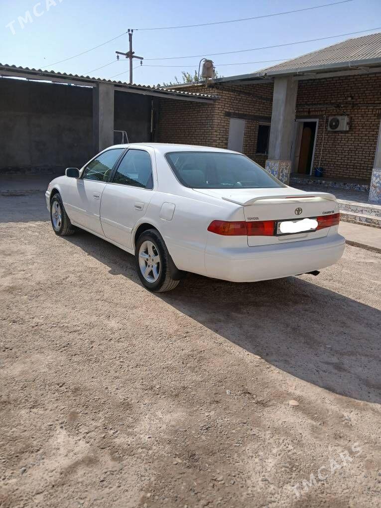 Toyota Camry 2001 - 122 000 TMT - Теджен - img 2