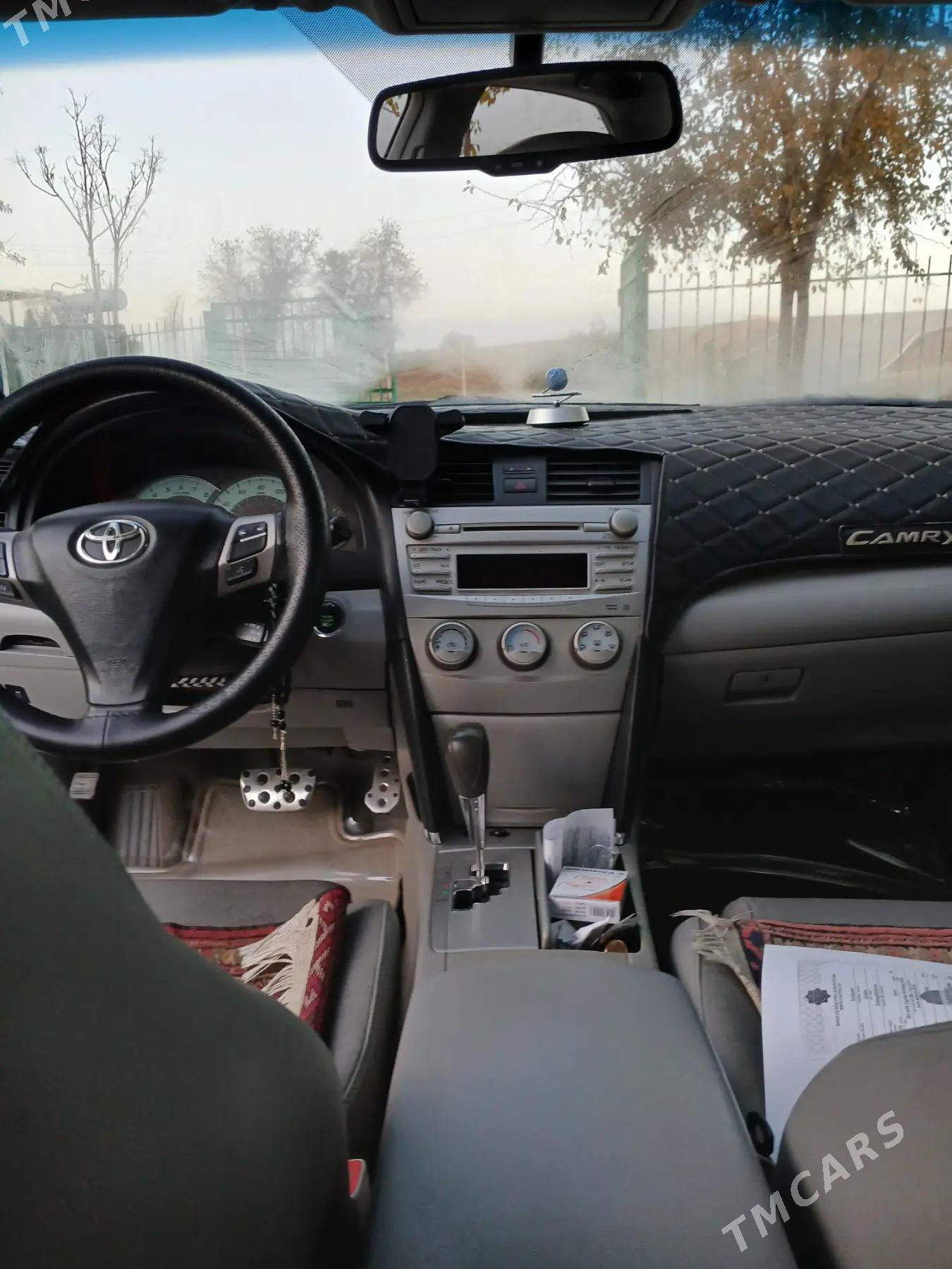 Toyota Camry 2010 - 220 000 TMT - Ýalkym - img 4