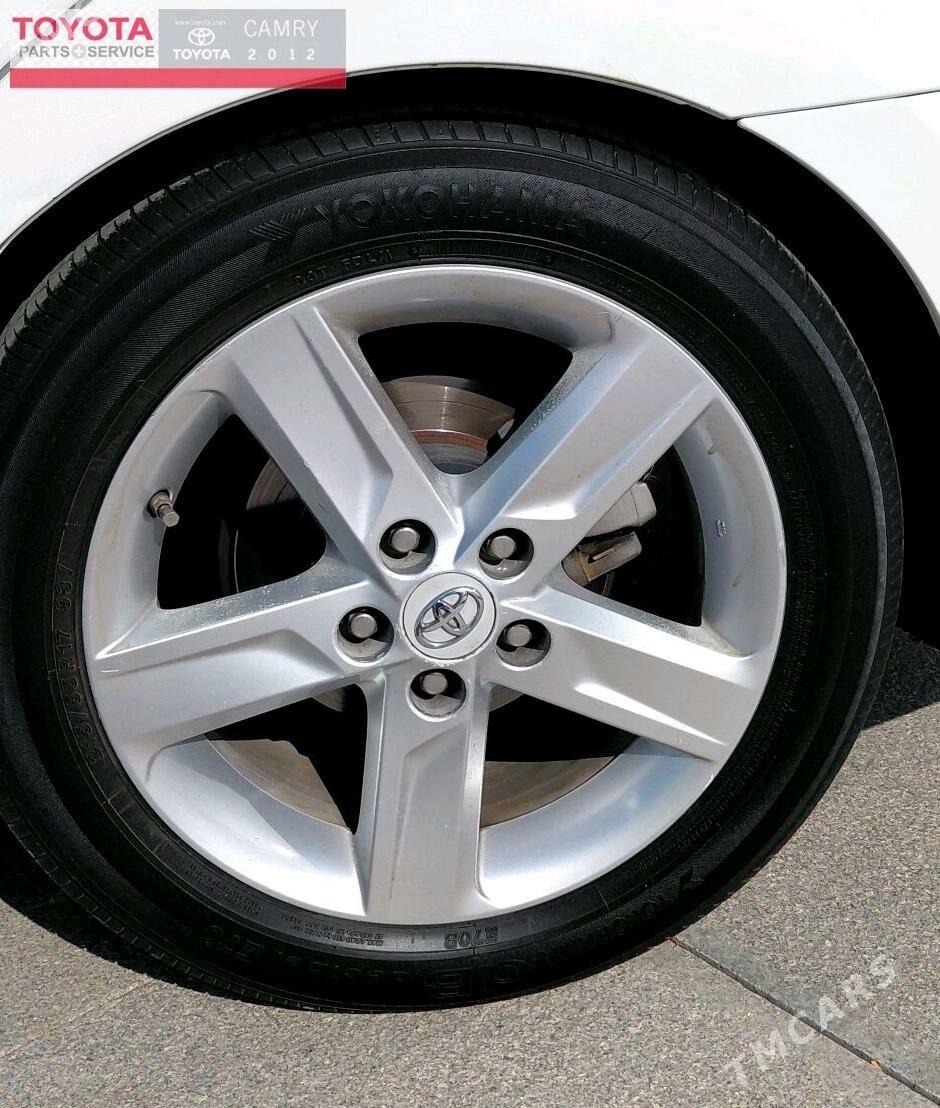 Toyota Camry 2012 - 240 000 TMT - Дашогуз - img 6