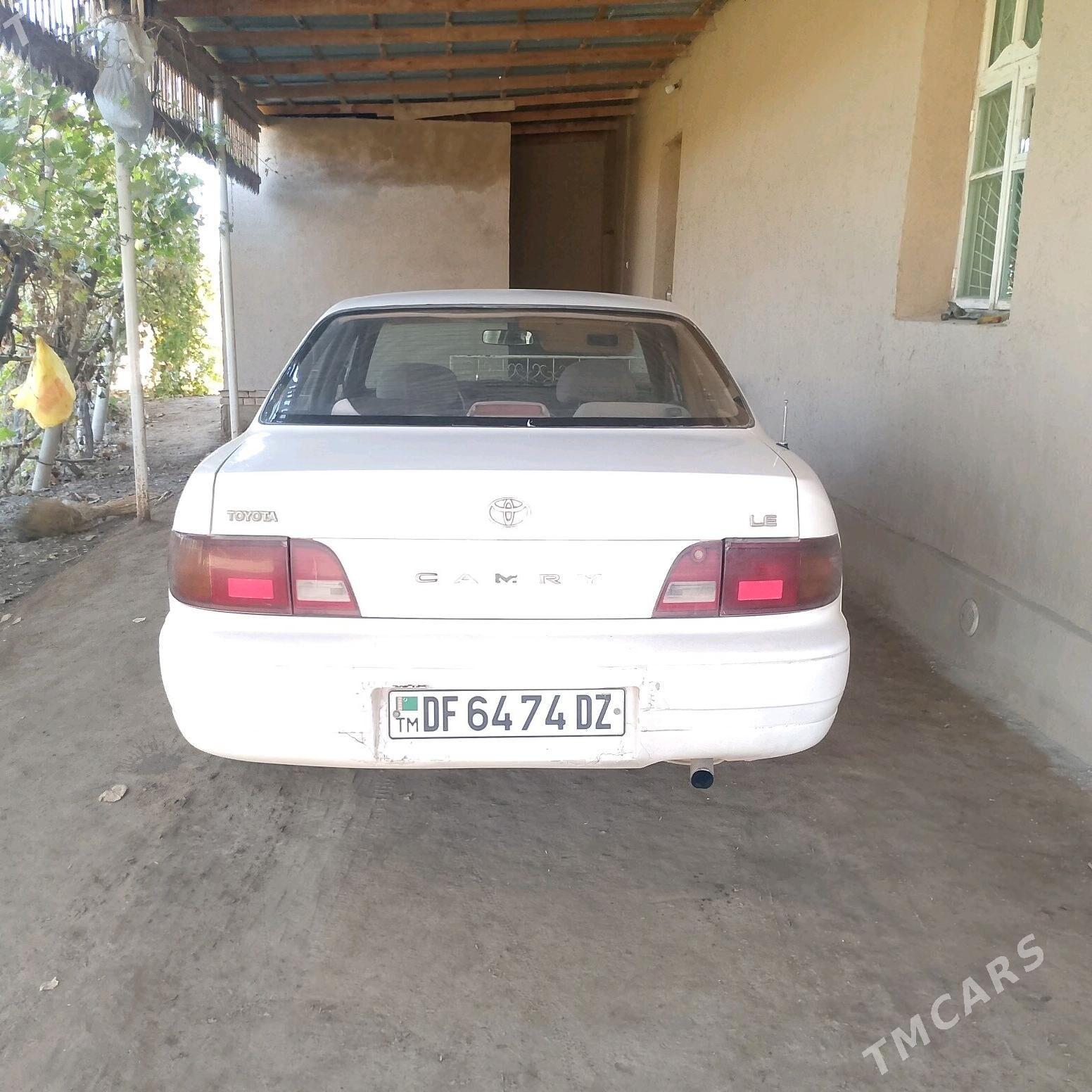 Toyota Camry 1995 - 110 000 TMT - Акдепе - img 2