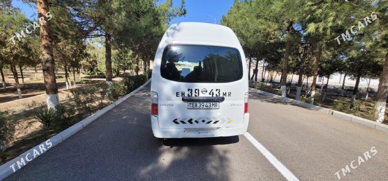 Nissan Urvan 2010 - 160 000 TMT - Mary - img 6