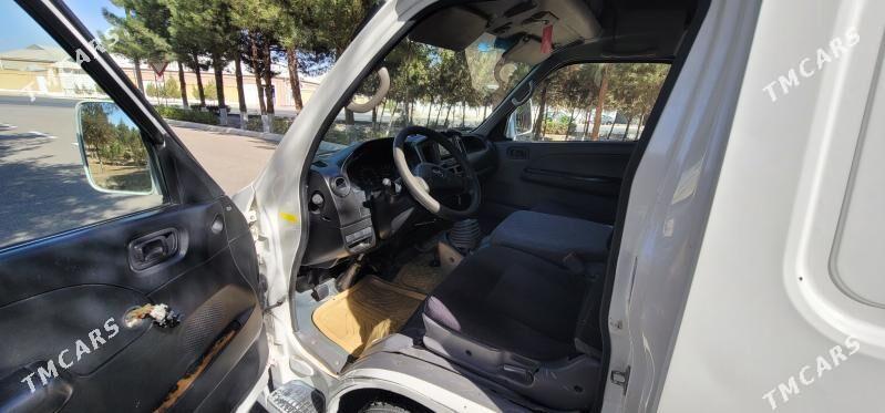 Nissan Urvan 2010 - 160 000 TMT - Mary - img 3