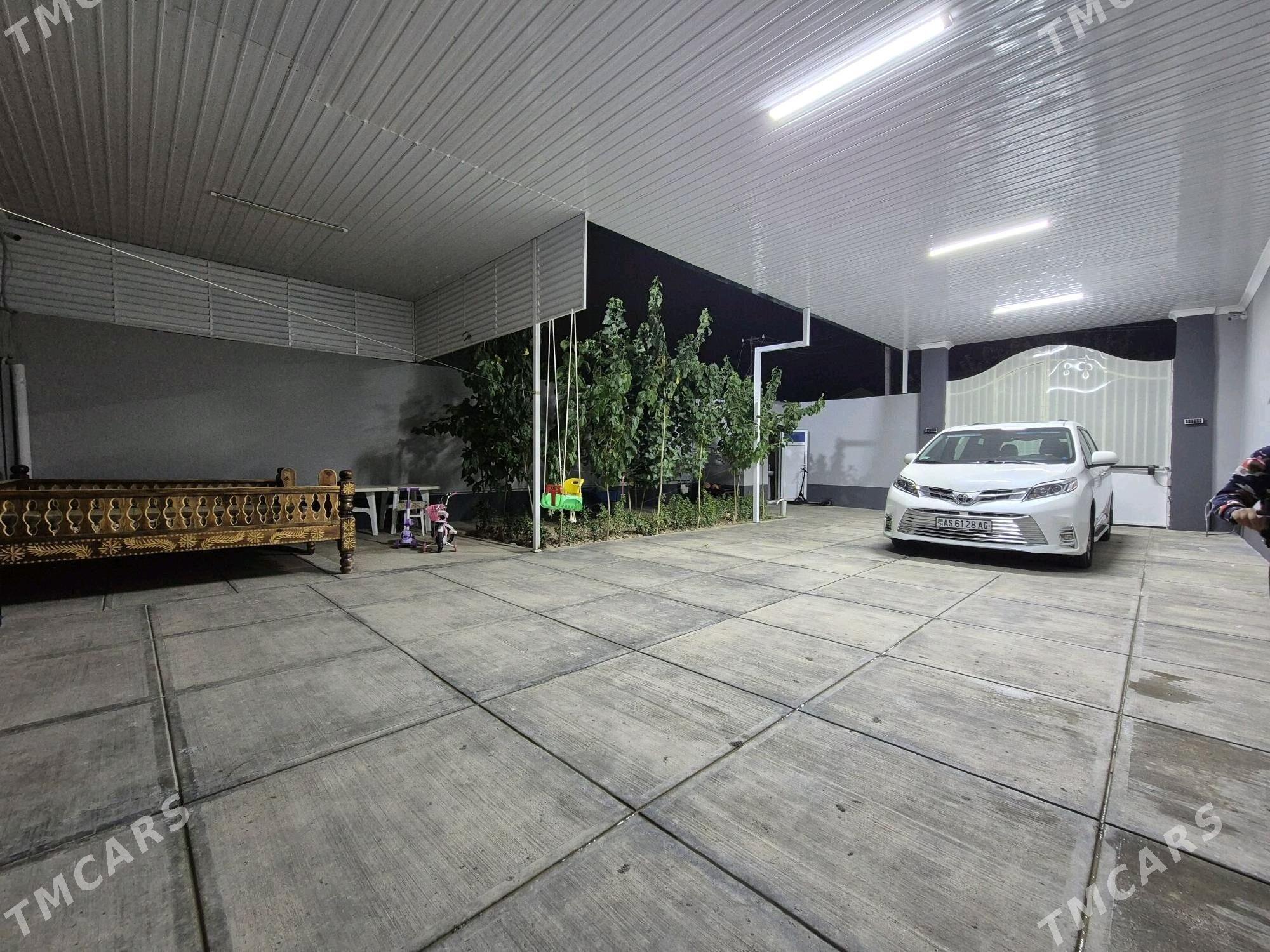 Toyota Sienna 2017 - 390 000 TMT - Чоганлы - img 5