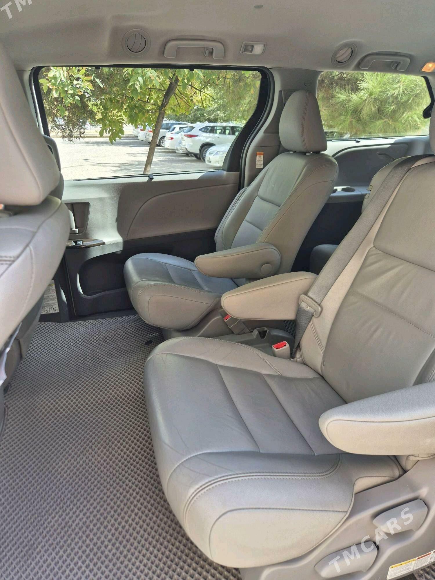 Toyota Sienna 2017 - 390 000 TMT - Чоганлы - img 2