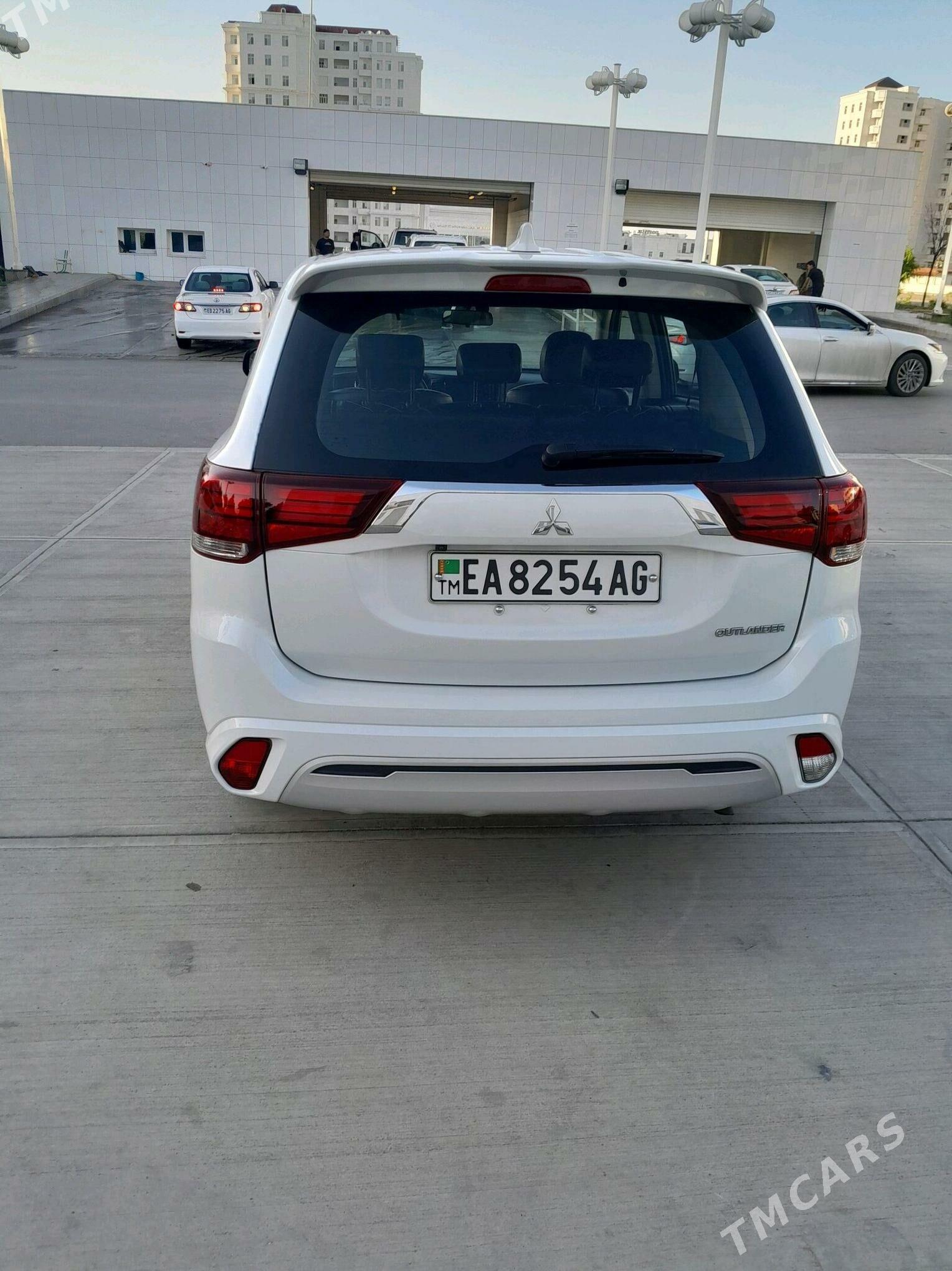 Mitsubishi Outlander 2022 - 280 000 TMT - Aşgabat - img 2
