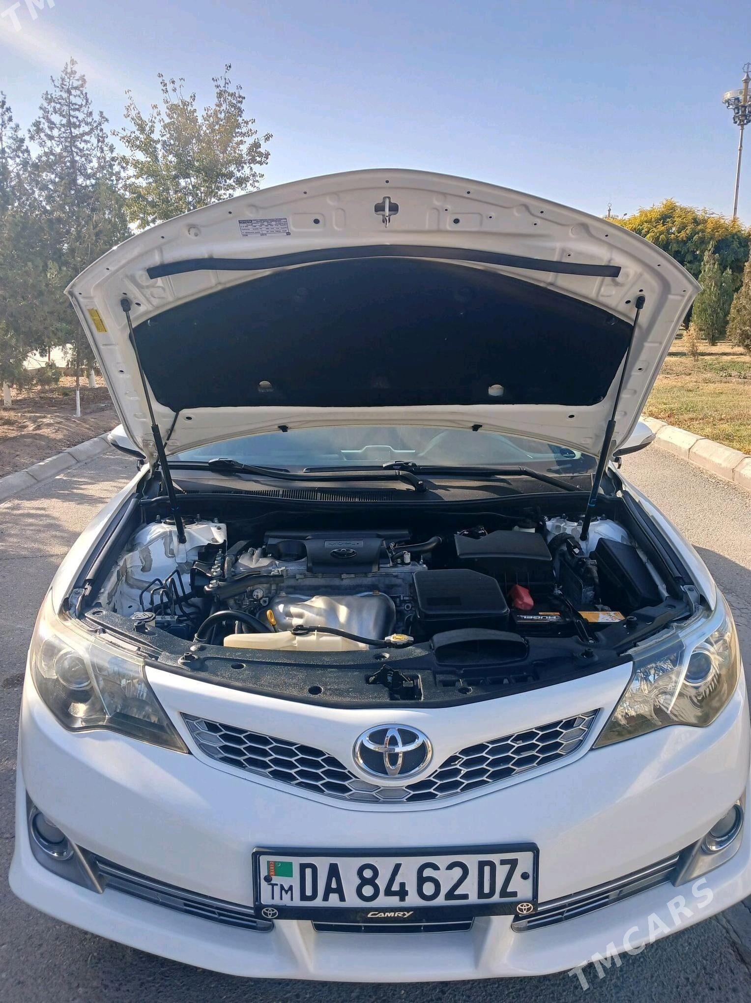 Toyota Camry 2012 - 240 000 TMT - Дашогуз - img 6