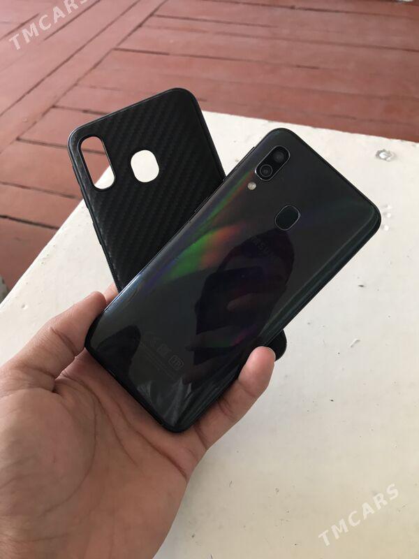 galaxy A40  4.64gb - Murgap - img 2