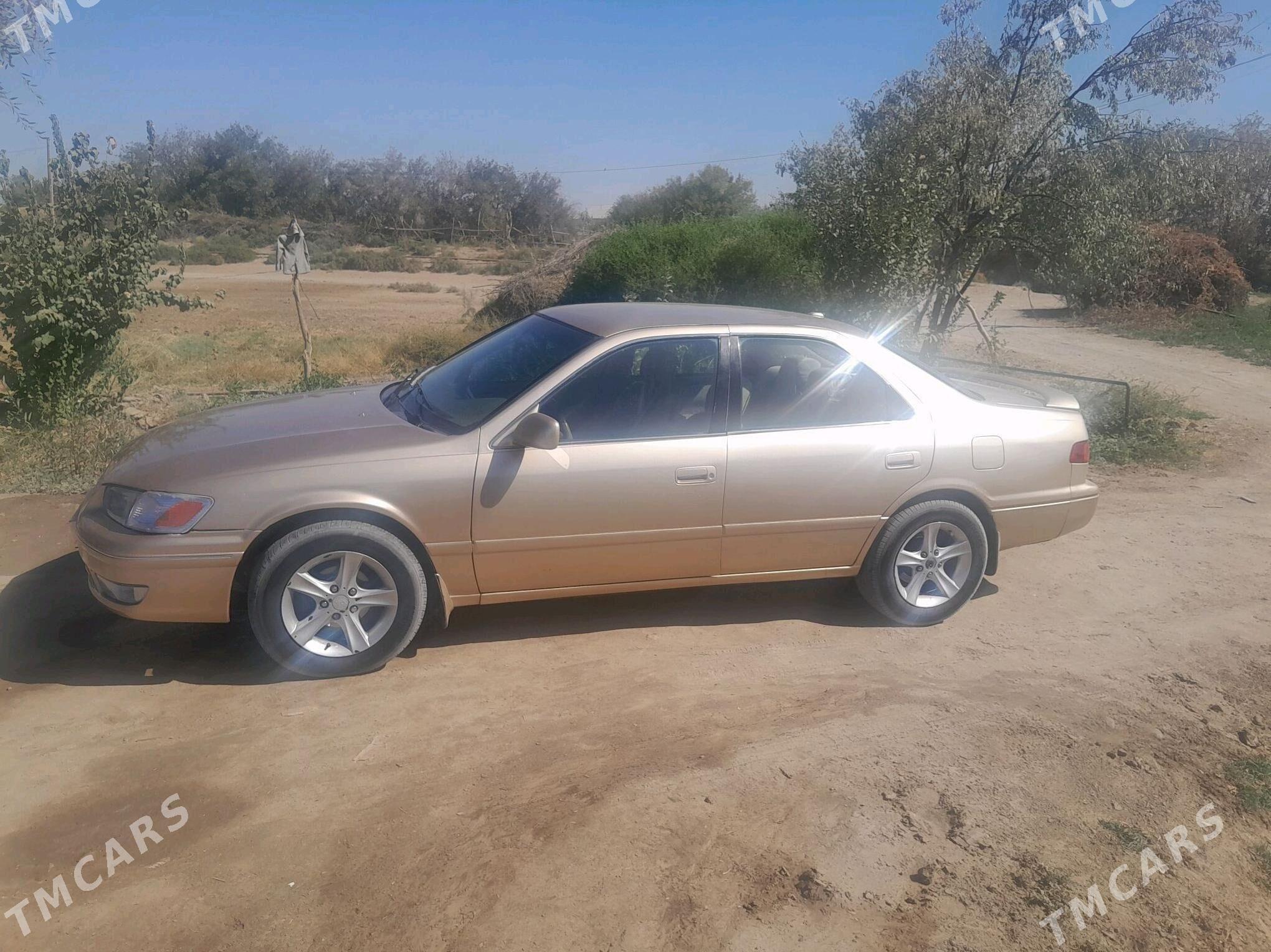 Toyota Camry 2000 - 128 000 TMT - Ýolöten - img 2