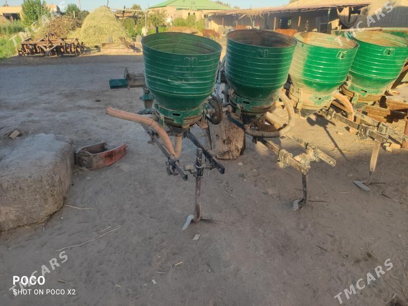 MTZ 80 2013 - 250 000 TMT - Dänew - img 3