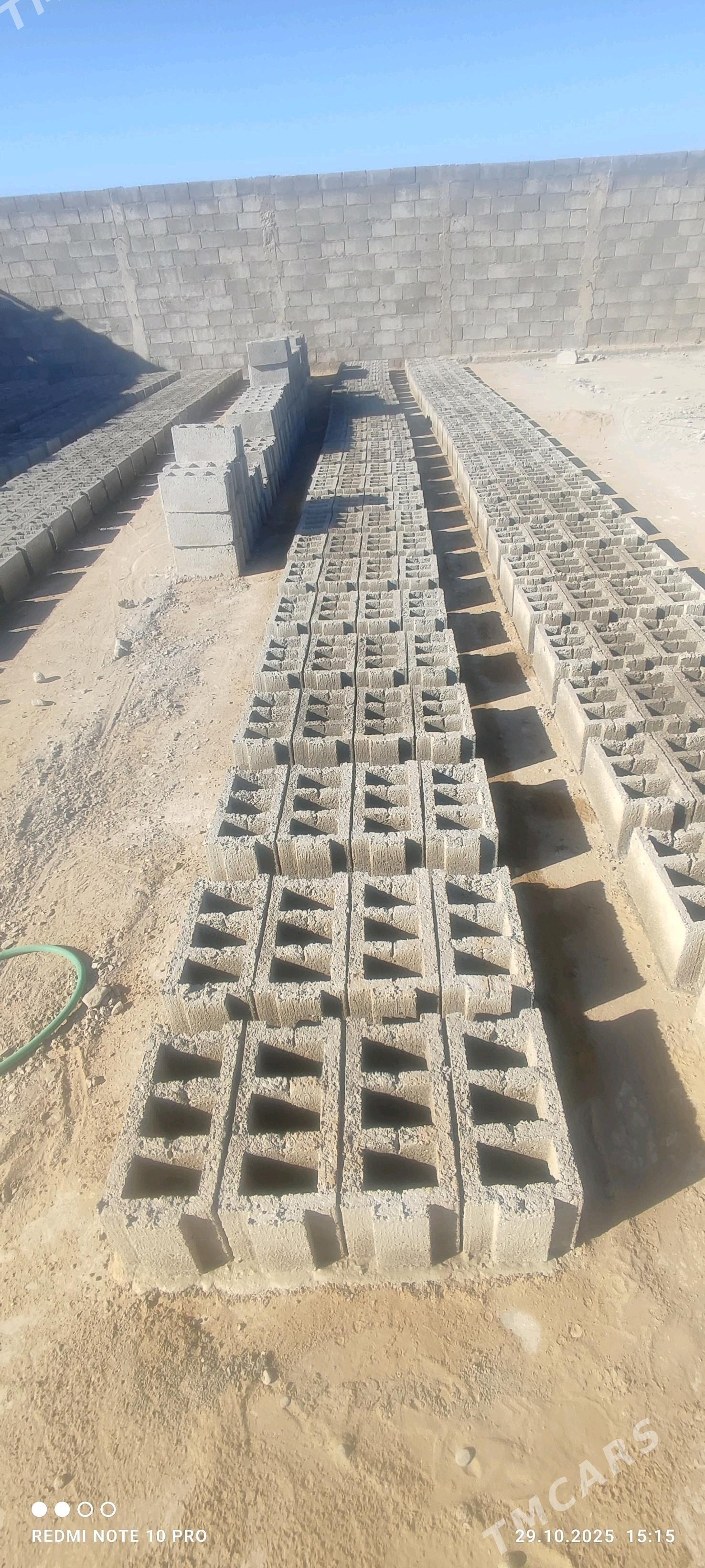 Zarik daş - Balkanabat - img 1