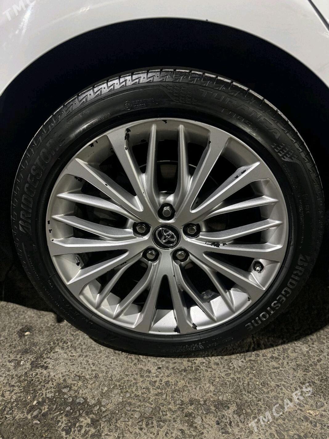 Toyota Camry 2019 - 290 000 TMT - Aşgabat - img 4