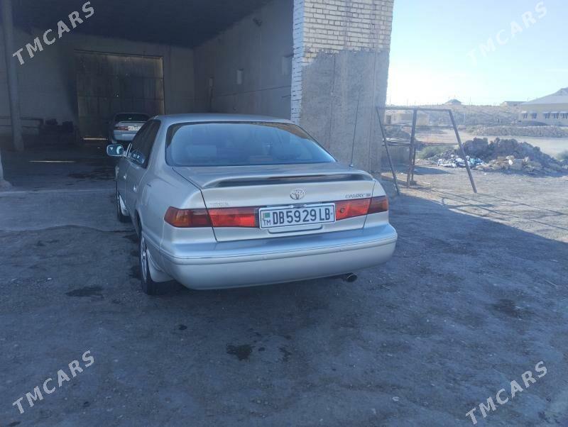 Toyota Camry 2000 - 196 000 TMT - Darganata - img 4