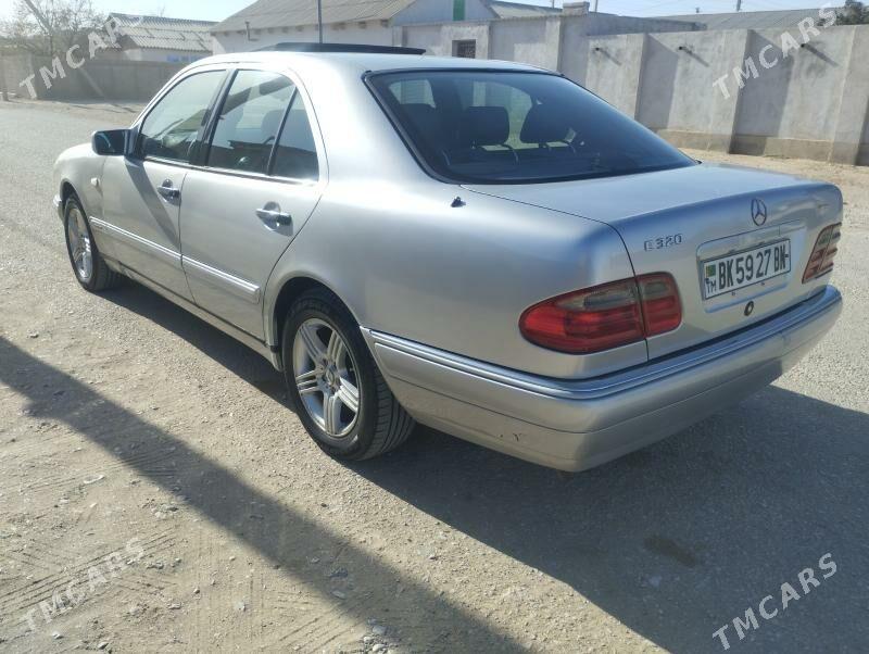 Mercedes-Benz E320 1997 - 75 000 TMT - Гумдаг - img 4