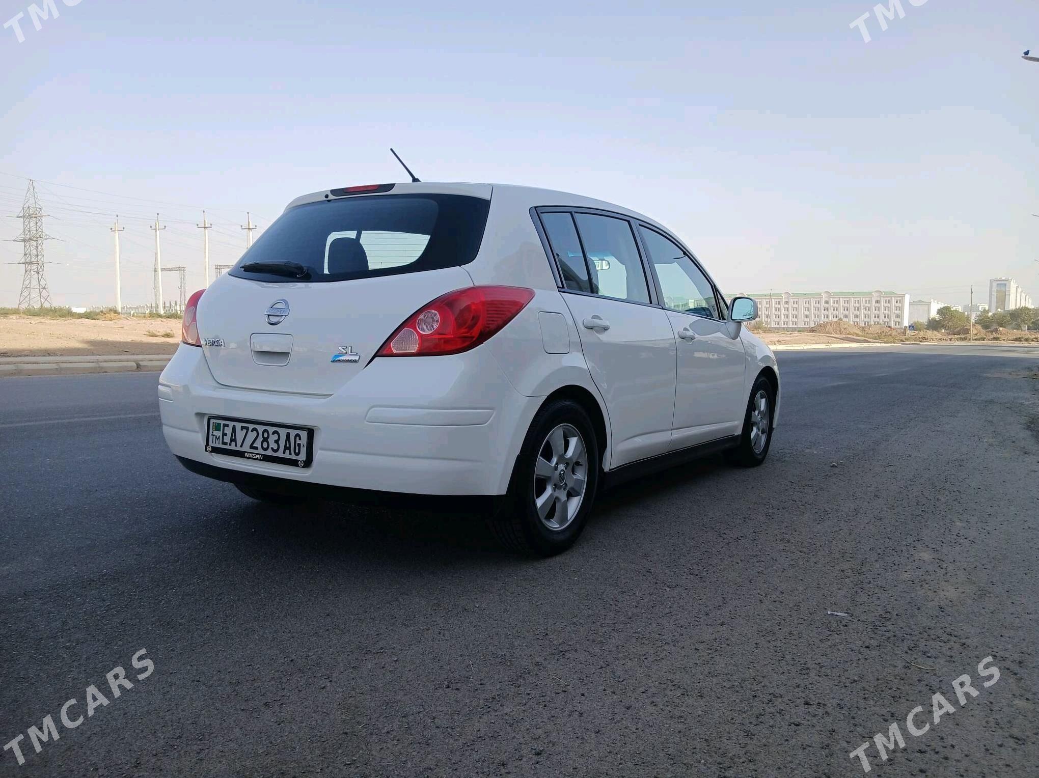 Nissan Versa 2011 - 138 000 TMT - Büzmeýin - img 3