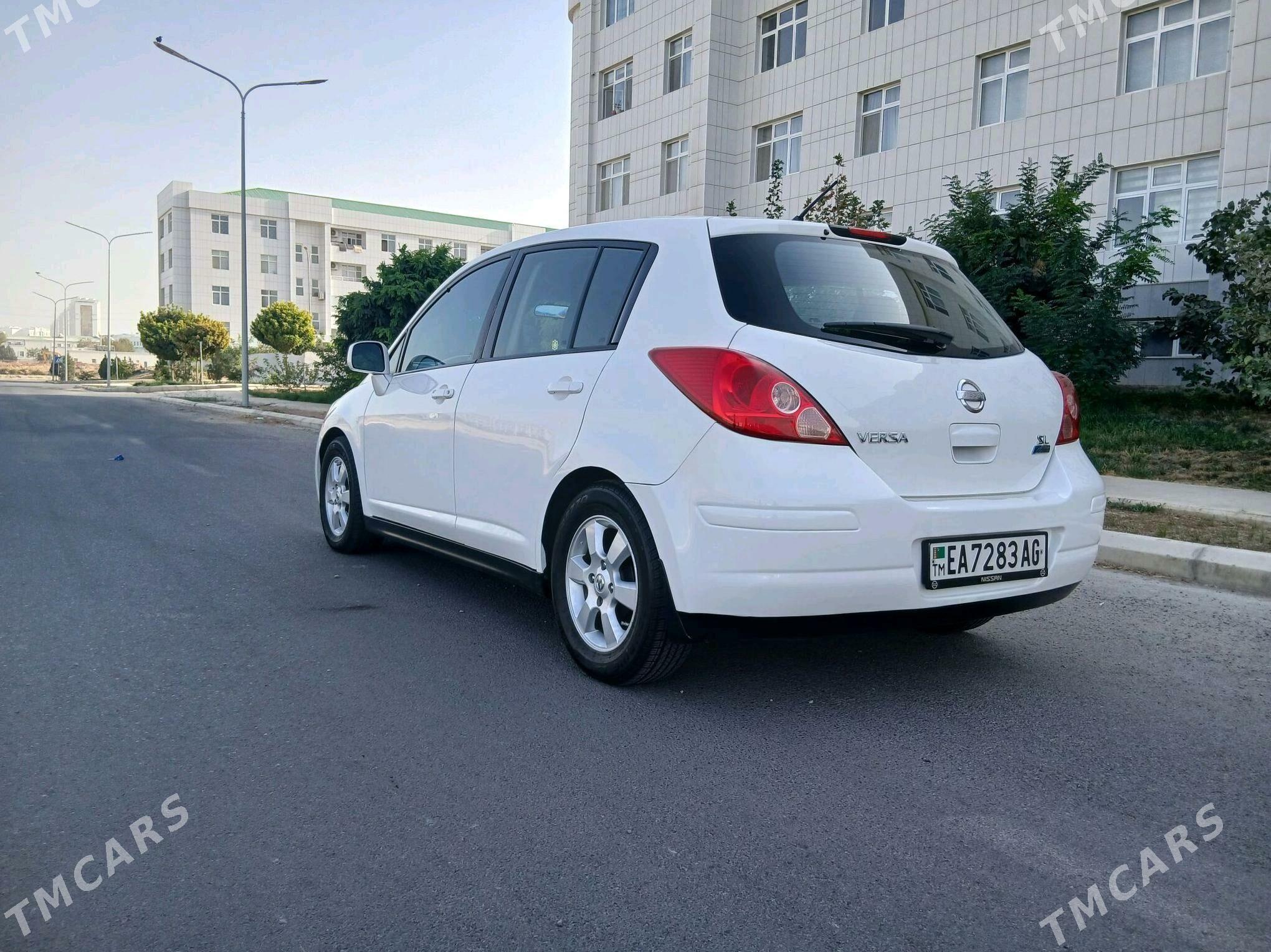 Nissan Versa 2011 - 138 000 TMT - Büzmeýin - img 1