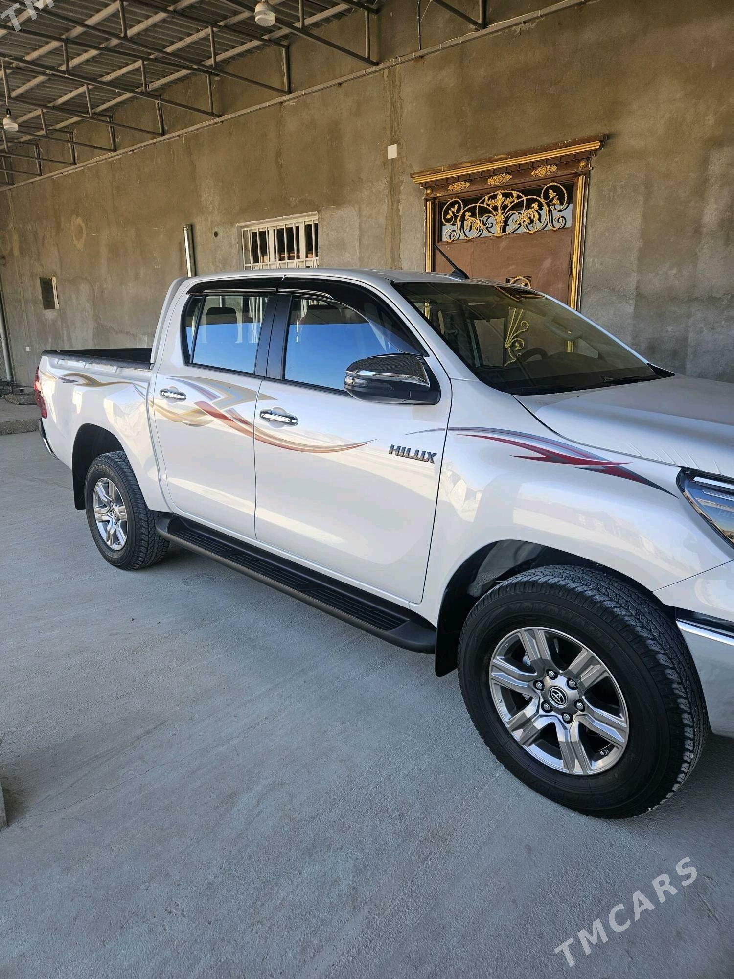 Toyota Hilux 2025 - 690 000 TMT - Балканабат - img 4