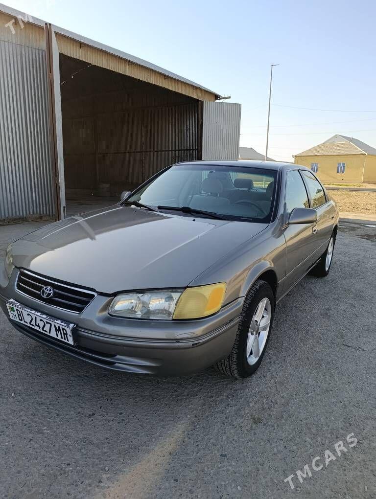 Toyota Camry 2001 - 156 000 TMT - Sakarçäge - img 1