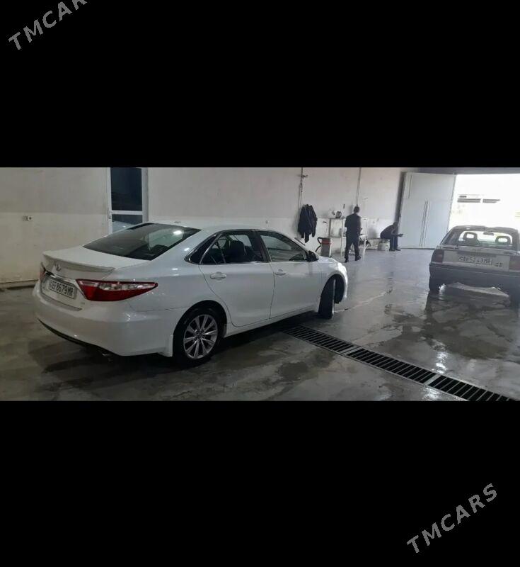 Toyota Camry 2017 - 300 000 TMT - Baýramaly - img 9